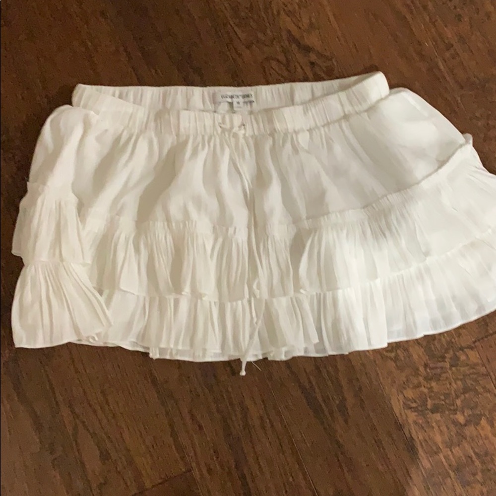 White Elizabeth and James skirt/ great condition